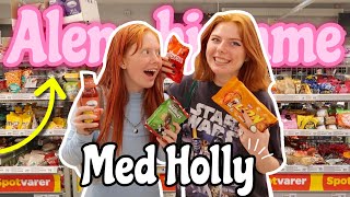 ALENE HJEMME MED HOLLY VLOG Køber snacks skater party film  Emmes [upl. by Nate]