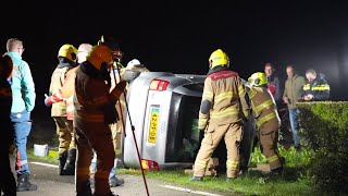 Auto belandt op zijn zijkant na ongeval in Angerlo 112 brandweer ongeval [upl. by Tem]