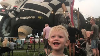 luchtballon festival Joure Friese ballonfeesten Joure Met de grootste luchtballon ter wereld [upl. by Bonucci]