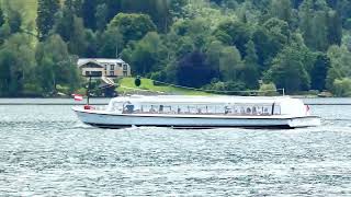 Schifffahrt Rundfahrt Überfahrt Bootsfahrt Boot Stadt Zell am Zeller See Pinzgau Salzburg Österreich [upl. by Aneema]