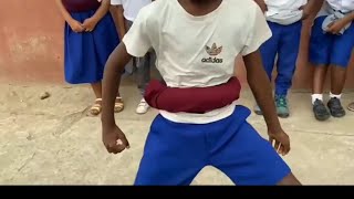 DANÇA KADODA NIASSA DO ELLPROFESSOR  DESAFIADO POR ALUNOS DA ESCOLA CAMPEATete [upl. by Sellma]