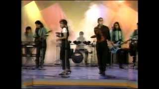 Grupo Compacto de El Salvador en Variedades del 6 en vivo  Muchachita 1994 [upl. by Zug]