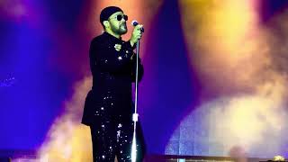 Maxwell perform “Lifetime” live in the StockbridgeATL Amphitheater 🔥 [upl. by Arbed52]