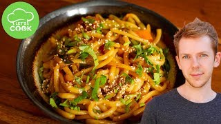 REZEPT Gebratene Udon Nudeln  15Min asiatisches Essen [upl. by Regen]