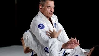 Basic guard pass by Rickson Gracie [upl. by Lerrej14]