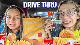 PEDINDO E COMENDO TUDO QUE A PESSOA DA FRENTE PEDIU NO DRIVE THRU COM LAILA BRANDÃO [upl. by Yenal]