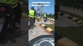 Latihan KPP02 Motosikal  Jalan Bonggol Dan Huruf 8 [upl. by Thorner]