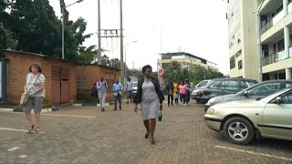 Lopposante rwandaise Victoire Ingabire arrive à la Haute Cour de Kigali  AFP Images [upl. by Laniger]