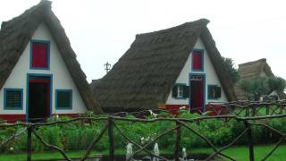 Santana Houses Madeira  traditionelle Santana  Häuser [upl. by Lepley]