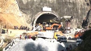 Sono vivi i 40 lavoratori bloccati in un tunnel in India [upl. by Lammond516]