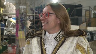 Marta Degès és proclamada reina carnestoltes a la presentació del Carnaval de Torelló [upl. by Ttekcirc292]