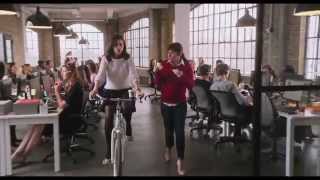 Pasante de moda Español latino Ben Whittaker Robert De Niro Vídeo curriculum The Intern 2015 [upl. by Adnawyt]