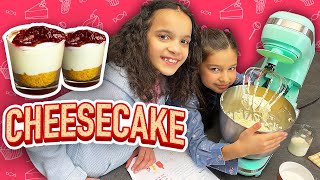 ΠΩΣ ΦΤΙΑΧΝΕΤΑΙ ΤΟ ΚΑΛΥΤΕΡΟ CHEESECAKE Η ΣΥΝΤΑΓΗ ΜΑΣ ΒΗΜΑ ΒΗΜΑ  Μικροί Σκούφοι 8 [upl. by Lyreb]