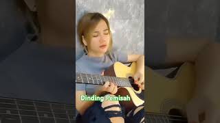 Dinding Pemisah covergitarby pattie sb [upl. by Edak]