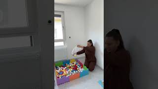 Sie liebt es baby laufstall bällebad babiesoftiktok momlife lustig lustigevideos cutebaby [upl. by Defant]