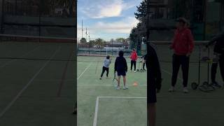 Tennis  Practicando el golpe de revés por puntos [upl. by Eidok938]