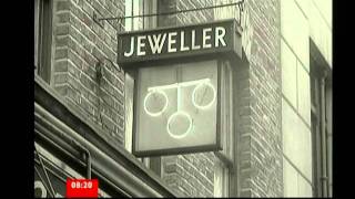 PAWNBROKERS THE ONLY THRIVING BUSINESS IN THE BANKRUPT UK [upl. by Wassyngton270]