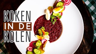 Koken in de gloeiende kolen Borscht van gepofte rode bieten [upl. by Blackington128]