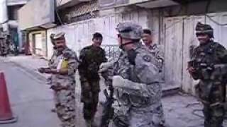 Soldados Bailando en Baghdad Irak [upl. by Ellecram]