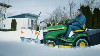 John Deere X350R Rasentraktor im WinterEinsatz mit Schneeschild bei ORTH Landtechnik [upl. by Behl701]