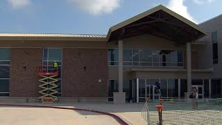 Vista Ridge Middle School Opens In Keller ISD [upl. by Ngo267]