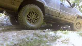 Xaviers Jeep Grand Cherokee ZJ 52L V8  Stock Trail Party [upl. by Aliet]