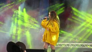 Mallrat Splendour Whod have known LIVE 2017 [upl. by Gowon468]