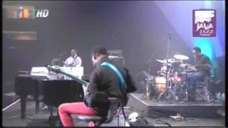 George Duke Electric  Live at Java Jazz Festival 2011 Full Concert [upl. by Hotchkiss642]