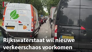 Verkeerschaos in Nieuwegein door afgesloten A2  RTV Utrecht [upl. by Pontias]