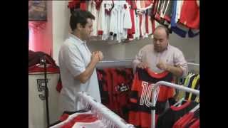 Com quase mil camisas do Flamengo no acervo torcedor coleciona muitas histórias  29022012 [upl. by Noet]