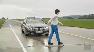 ADAC Test FußgängerErkennung [upl. by Noryahs]