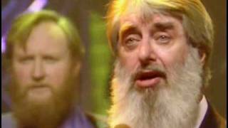 The Dubliners ft The Pogues  The Irish Rover Live TOTP 1987 [upl. by Arihay76]