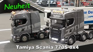 Spielwarenmesse  Tamiya Scania 770S 8x4 4 Schwerlastzugmaschine mit Fahrtest  Kuppeln [upl. by Merrie]