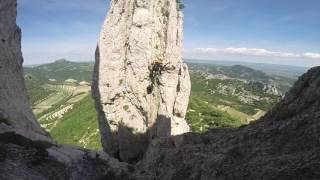 Dentelles de Montmirail  traversée de la crête du Turc [upl. by Annyl310]