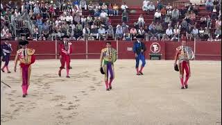 Vídeos para el recuerdo con el público de la corrida de toros en las Fiestas de Majadahonda 2024 [upl. by Adnema]