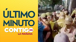 EXCLUSIVO Carabineros detuvo a camarógrafo de prensa de Chilevisión frente al Mineduc [upl. by Arinay]