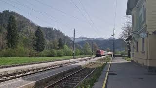 Durchfahrt InterCity 506 quotKremstalquot und Abfahrt EuroCity 217 quotDachsteinquot am 09042024 in Steyrling [upl. by Peterus50]