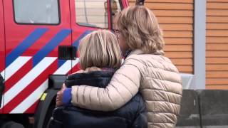 Dodenherdenking verstoord door zeer grote brand  Mercuriusplein Poeldijk  04052014 [upl. by Vonni]