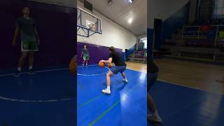 2 BALL DRILL  TWO POUNDS  DIRECT PASS  BETWEEN THE LEGS TO CROSSOVER [upl. by Grail]