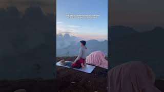 jauh jauh ke gunung nyari ketenangan ternyata yang bikin tenang sholat [upl. by Urias]