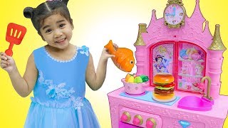 Suri Pretend Play w Food Toys for Princess Kitchen [upl. by Lemra]