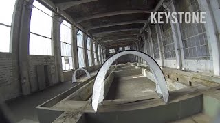 Spektakuläre Flugaufnahmen DroneRacing in der Lagerhalle  Drohne  FPV Drone Racing  Go Pro [upl. by Elorak]