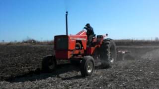 AllisChalmers 190XT Series III amp Allis Chalmers Chisel Plow [upl. by Auahsoj142]