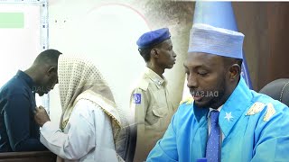 Siid Cali Adeerkiis oo dardaaran siinaya wiilkiisa iyagoo ku dhex sugan Maxkamadda Sare ee dalka [upl. by Yenruoj]