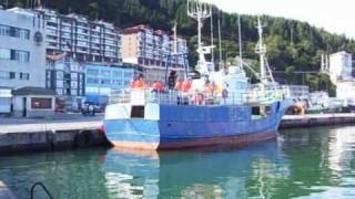 Bay of Biscay ONDARROA Puerto y flota pesquera Port and fishing boats [upl. by Isborne]