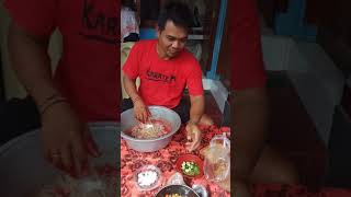 BALINESE FOOD  lawar babi plek lawar anyang ala KETEWEL GIANYAR Bali Part1 [upl. by Suiram222]