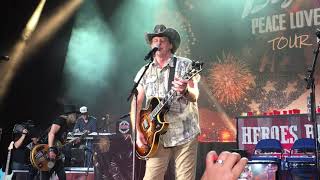 Stranglehold by Ted Nugent Live from the Made in America convention Indianapolis IN on 10319 [upl. by Lleral972]