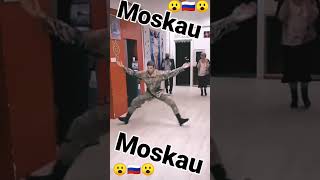 Moskau Moskau😮🇷🇺😮shortsmoskaudancerussiawtfyoutubeviralfire [upl. by Luamaj57]