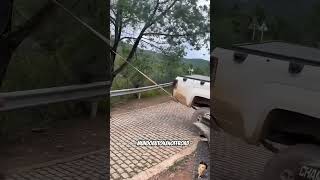 Olha só a ousadia desses cara 😁😁loucura offroad offroadbrasil Se increva no canal 🙏🙏 [upl. by Htidirem]