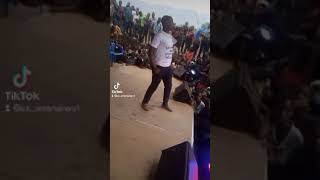 afande aineplan kenedy performing live humura song [upl. by Anoek]